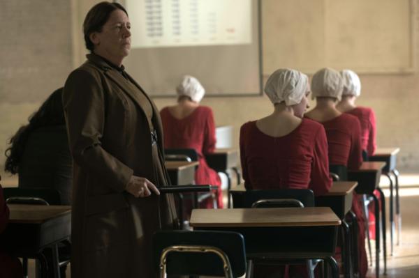 DIY Handmaid's Tale Costume for Halloween - Aunt costume